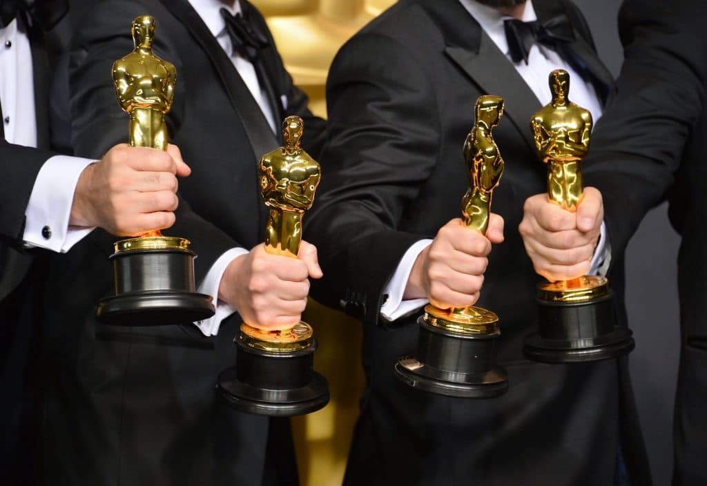 Starurile de la Hollywood, mustrate pentru haosul lăsat în urma Premiilor Oscar: „Strângeți după voi!”
