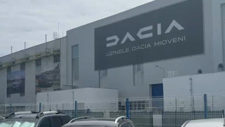 Valul de plecări de la uzina Dacia din Mioveni: compania își mută o parte din producție în străinătate