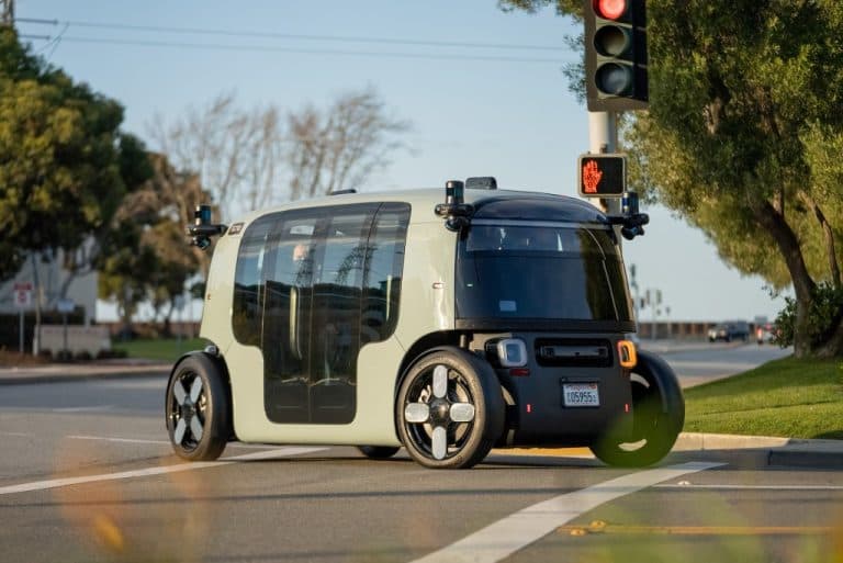 Zoox pregătește lansarea taxiurilor sale robotizate pe aplicația Uber în Las Vegas în acest an