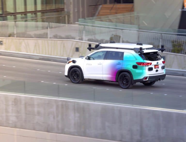 Zoox începe să contureze harta orașelor Dallas și Phoenix pentru taxiurile sale robotizate