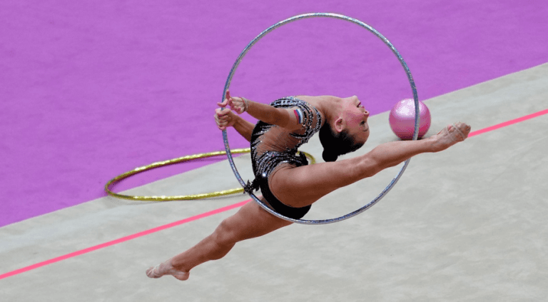Emil Boc a interzis drapelul Rusiei la competiția de gimnastică