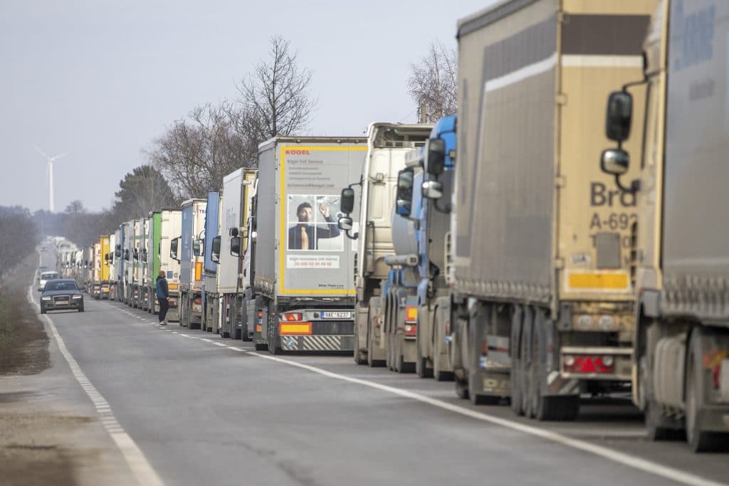 Angajații din Autoritatea Vamală Română intră în grevă de avertisment