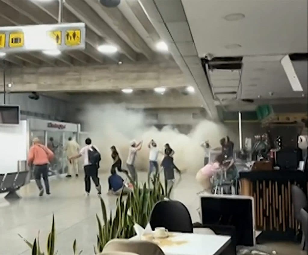 Pasagerii avionului în panică din cauza cutremurelor din Venezuela