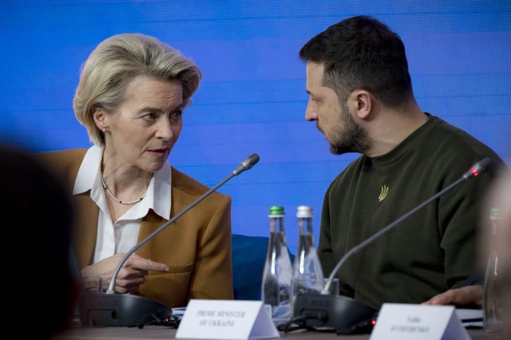 Liderii europeni discută bugetul UE de 2.000 miliarde de euro