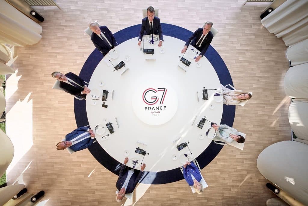 Zelenski discuta cu G7 despre situatia din Ucraina