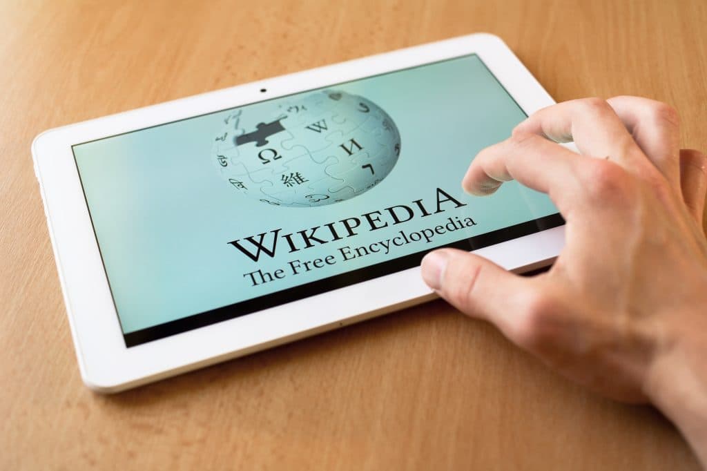 Wikipedia refuză să permită inteligenței artificiale editarea articolelor