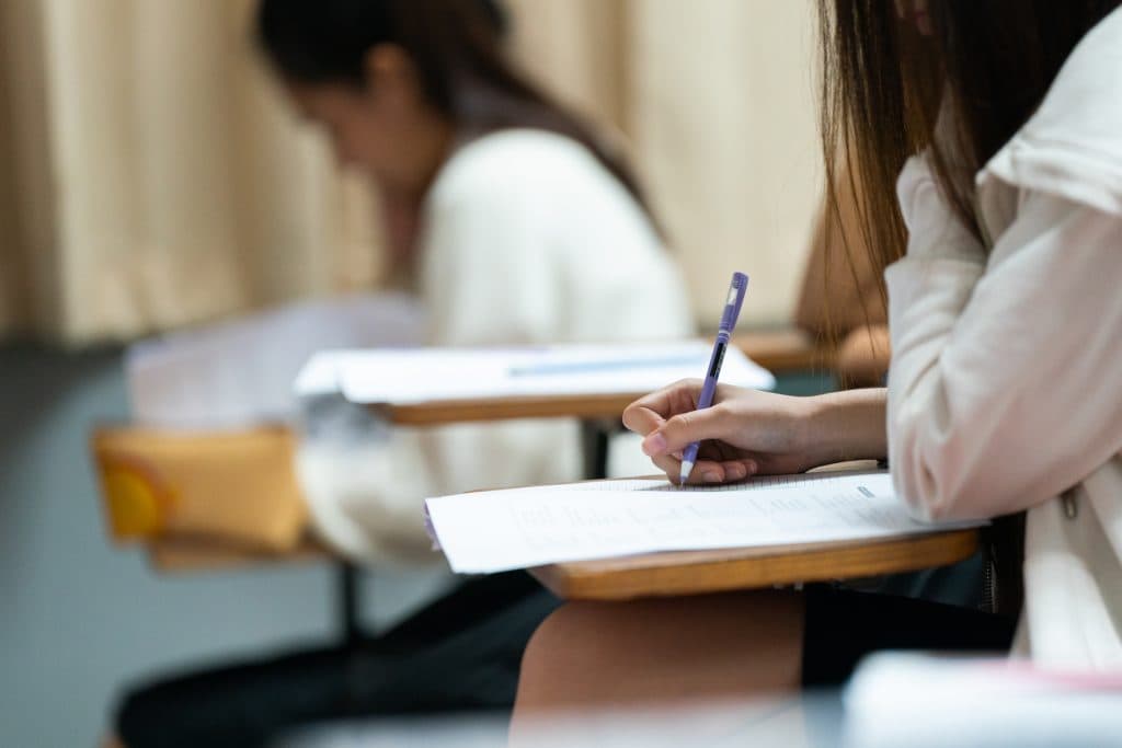 Bacalaureatul 2026 continuă cu probele scrise amânate
