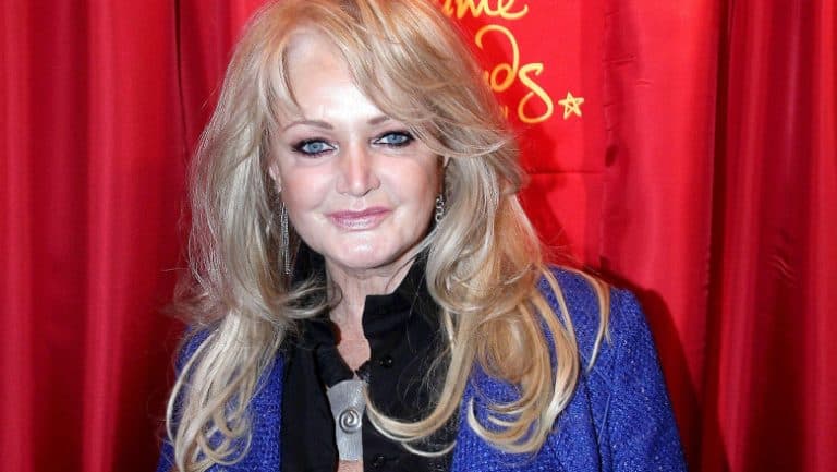 bonnie tyler este din nou conștientă după cinci săptămâni de către medicina