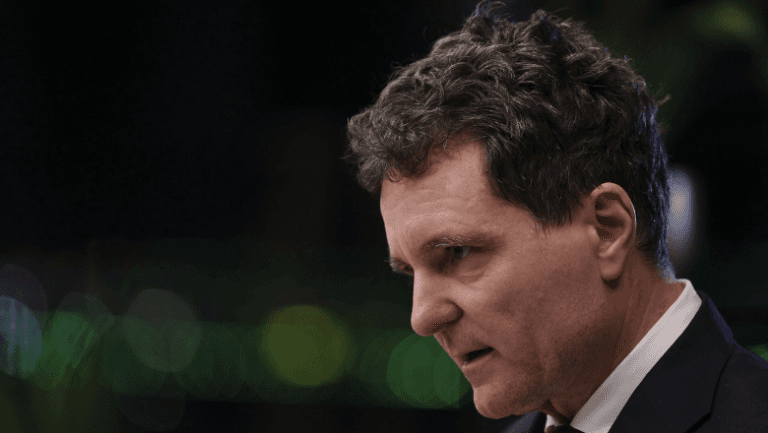 Guvernul propus de Adrian Veștea a fost respins de Parlament