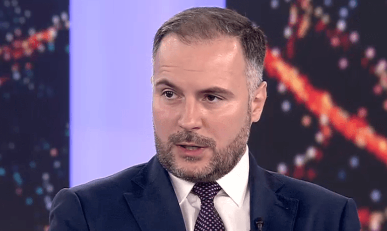 Rareș Hopincă consideră periculoasă etichetarea AUR ca extremist