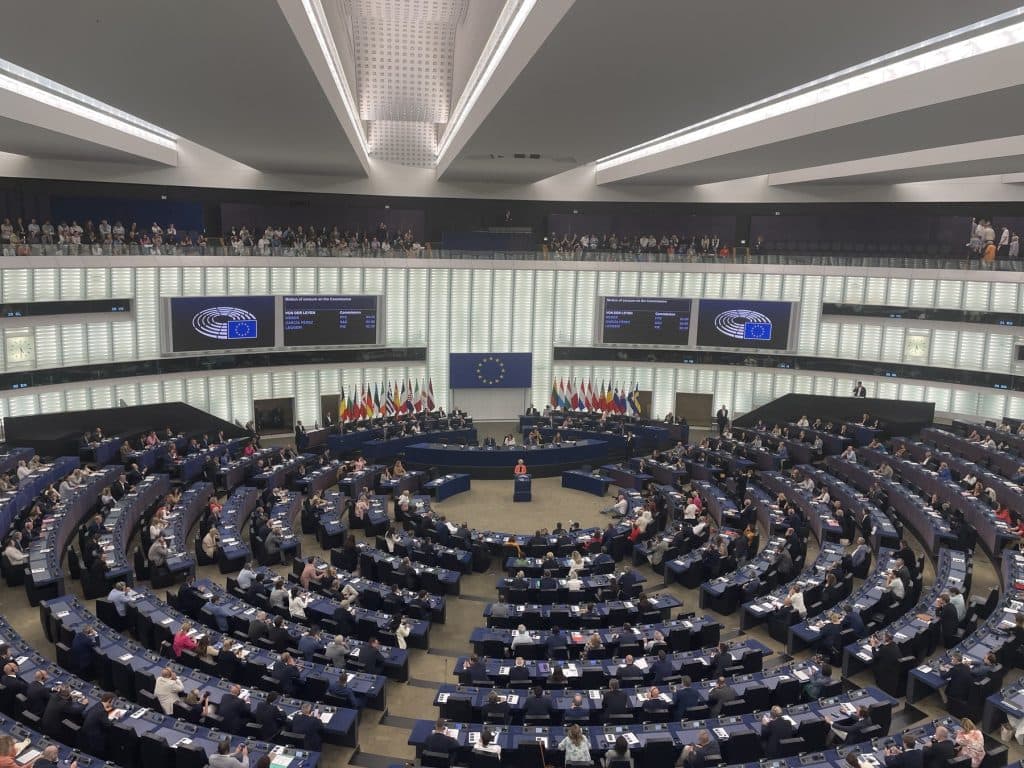 Trei sferturi dintre europeni consideră Uniunea Europeană stabilă