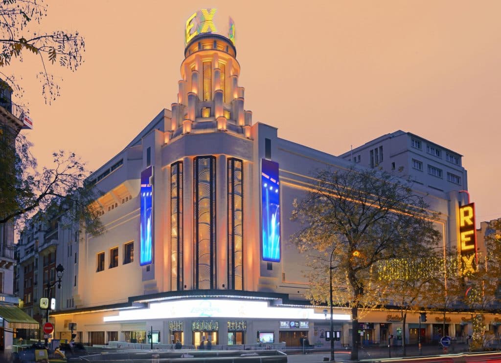 Grand Rex din Paris vinde scaune tapițate cu 30 de euro bucata