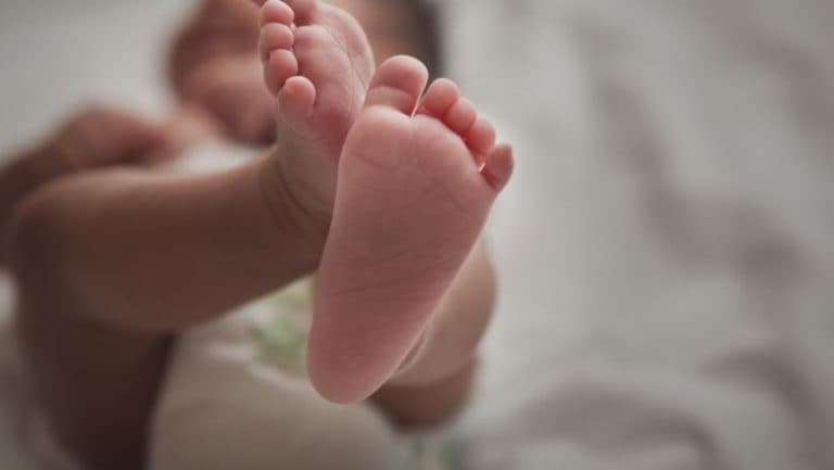 România va extinde screeningul neonatal pentru bebeluși la 19 afecțiuni