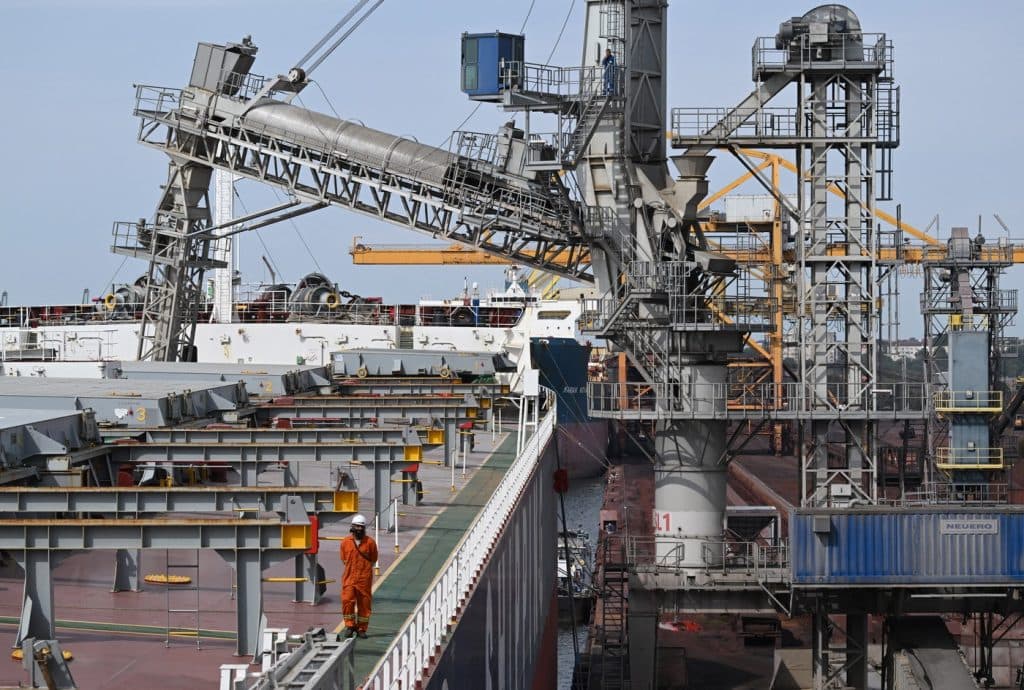 Companiile maritime își suspendă serviciile către porturile ucrainene