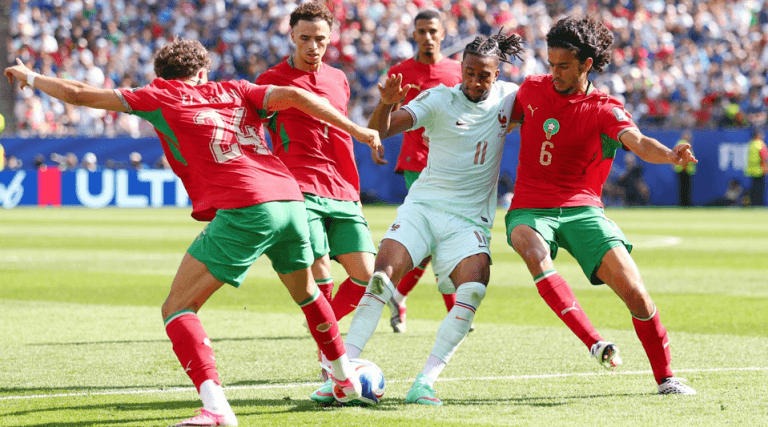 Franţa s-a calificat în semifinalele Cupei Mondiale după victoria cu Maroc