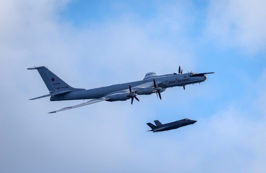 Un avion rusesc a fost interceptat după o manevră periculoasă