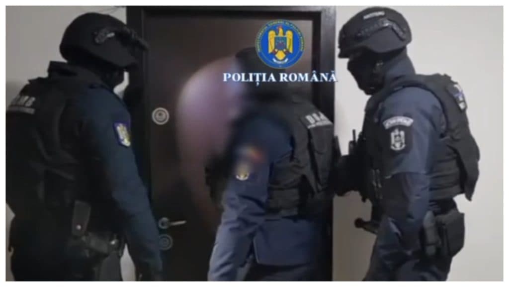 Doi bărbați au fost reținuți în scandalul înșelăciunilor imobiliare