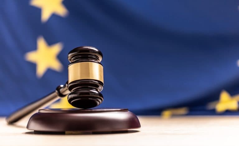 Comisia Europeană cere reforme în justiție și combaterea corupției