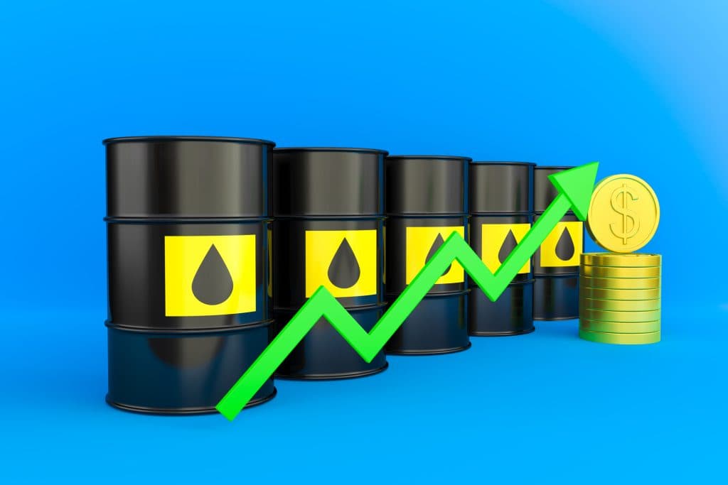 Prețul petrolului a depășit din nou 100 de dolari pe baril