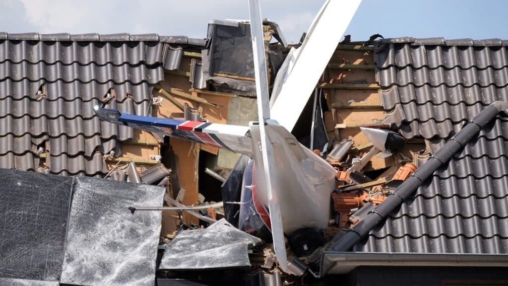 Un avion de mici dimensiuni s-a prăbușit lângă Bremen, doi morți