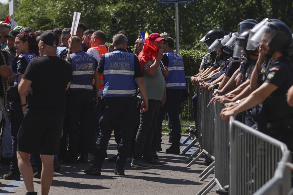 Jandarmeria aplică amenzi după protestele oierilor din București