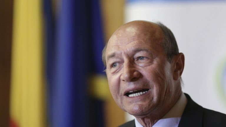 Traian Băsescu critică criza politică și încalcărilor de Constituție