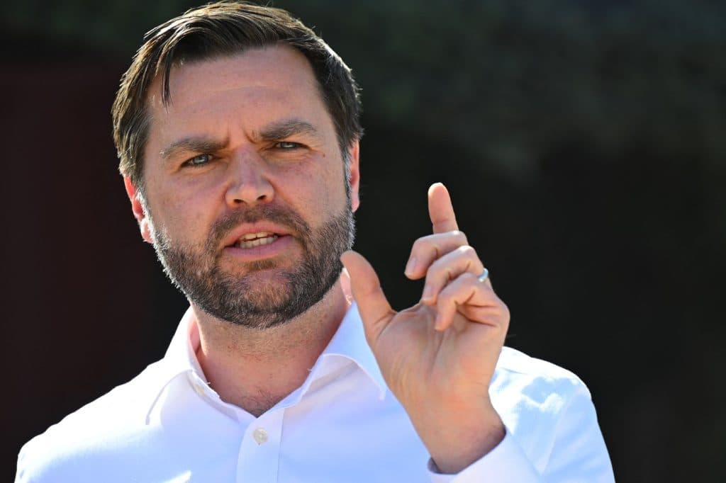 JD Vance avertizează Iranul cu privire la atacurile din Strâmtoarea Ormuz