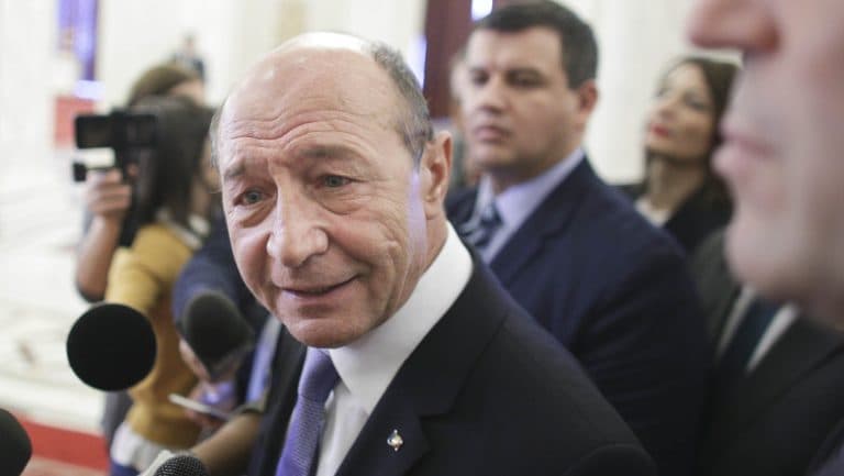 Băsescu critică liderii politici care negociază cu AUR