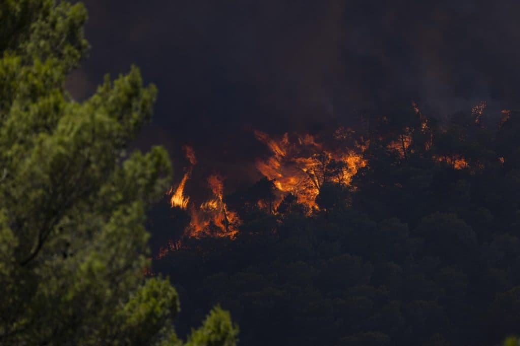 Ministerul de Externe avertizează românii privind călătoriile în Spania