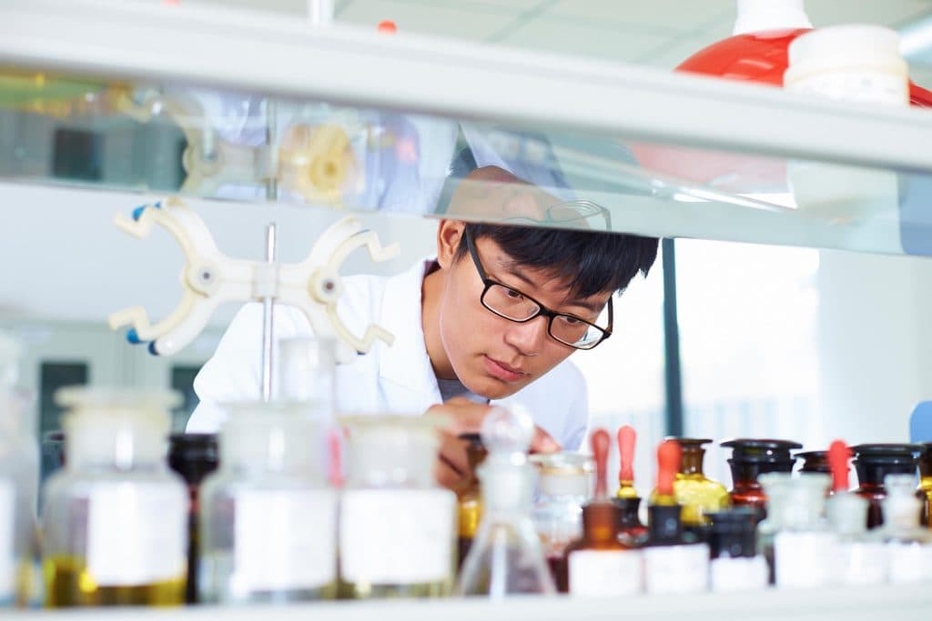 O universitate din China deschide o anchetă după moartea unei fetițe