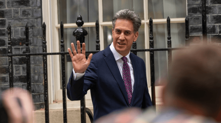 Ambasadorul SUA în Marea Britanie răspunde criticilor lui Ed Miliband