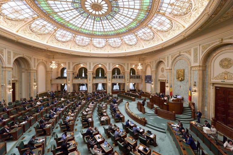Senatul se reunește în sesiune extraordinară pentru biodiversitate