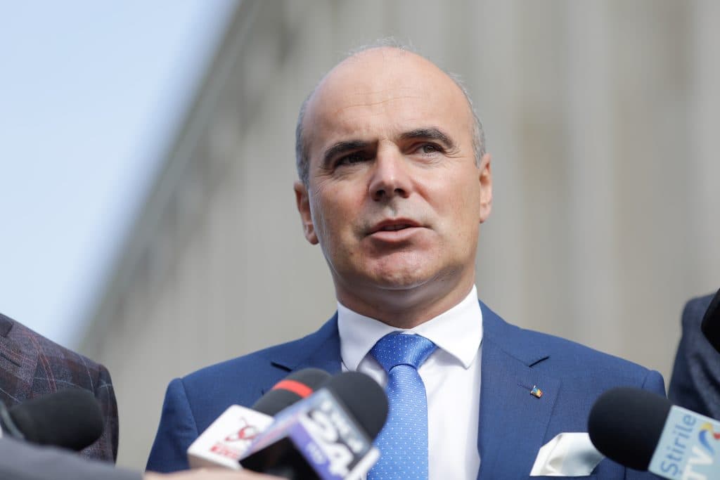 Rareș Bogdan îi oferă sfaturi lui Bolojan despre negocierile cu UE