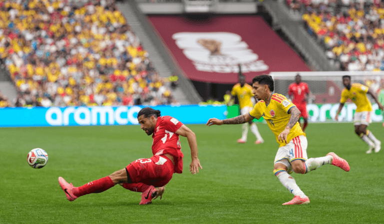 Elveţia se califică în sferturile Cupei Mondiale după victoria cu Columbia