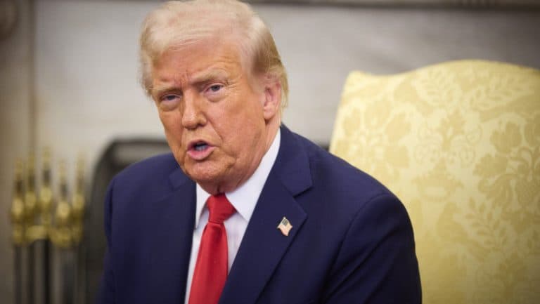 Donald Trump critică din nou cheltuielile aliaților din NATO