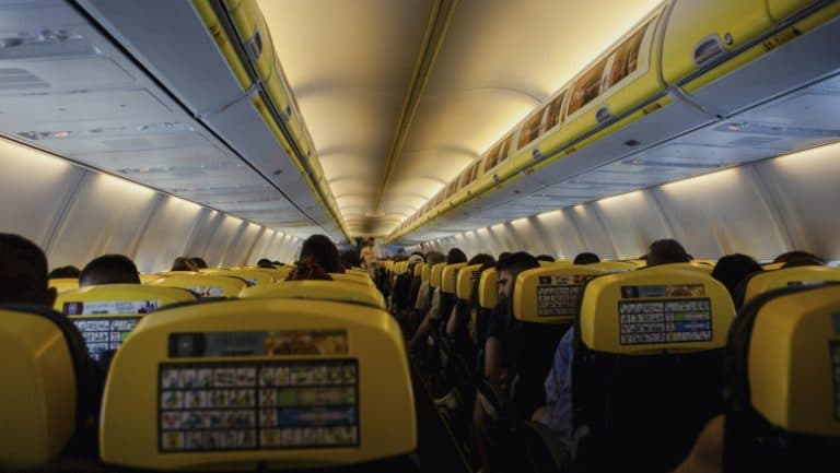Hubloul unui avion s-a spart în timpul zbor, pasageri în pericol
