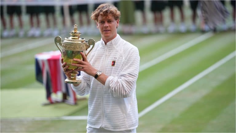 Jannik Sinner îşi păstrează titlul de la Wimbledon în faţa lui Zverev