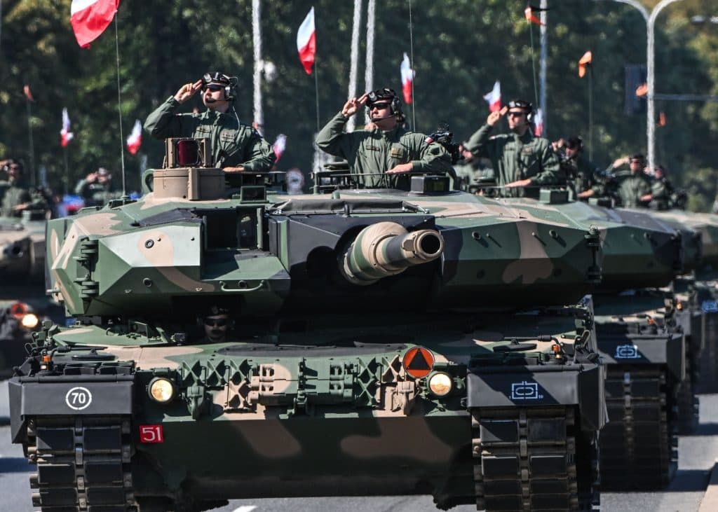 O țară europeană își dublază efectivul forțelor armate