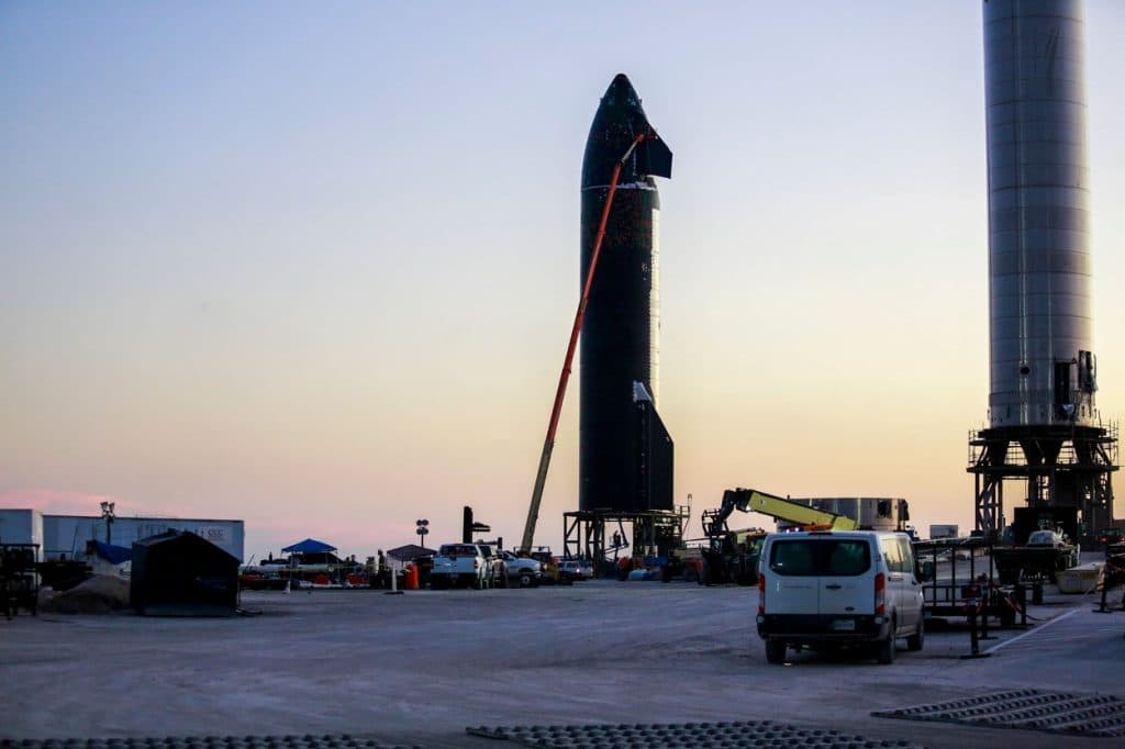 O rachetă SpaceX se va prăbuși accidental pe Lună miercuri
