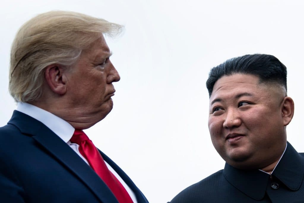 Trump ordonă reducerea exercițiilor militare cu Coreea de Sud