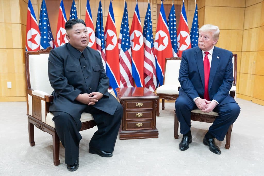 Donald Trump intentionează să se întâlnească cu Kim Jong Un