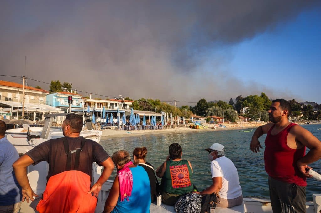 Incendiu devastator în Halkidiki, românii sunt avertizați
