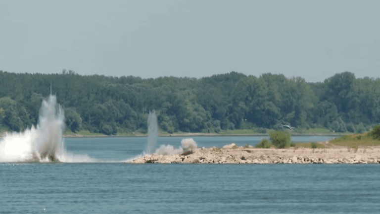 Armata încearcă să detoneze stânca Pârjoaia pentru a devia Dunărea
