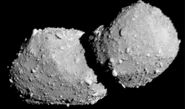 Sonda japoneză a realizat cel mai apropiat survol de asteroid