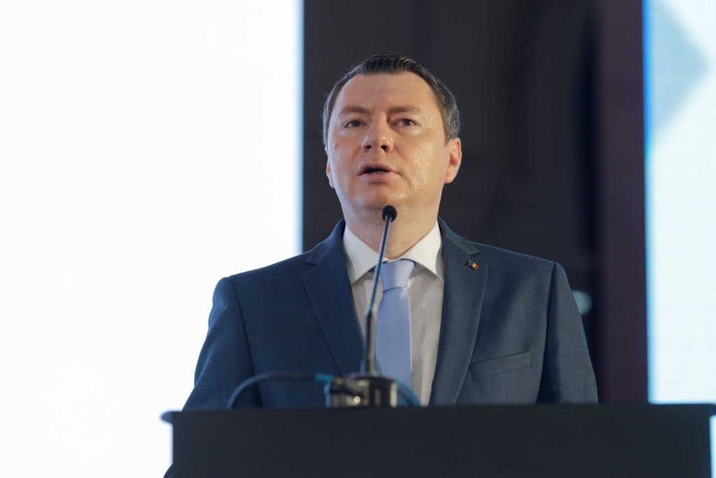 Viceguvernatorul BNR avertizează: Criza politică afectează încrederea investitorilor