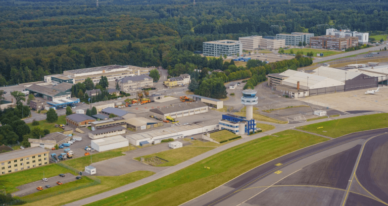 Traficul aerian la aeroportul din Luxemburg suspendat din cauza dronelor
