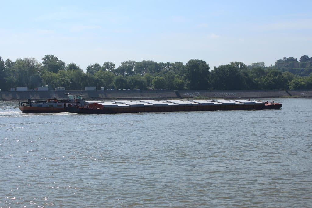 Percheziții în Ghindărești pentru furt de combustibil de pe nave