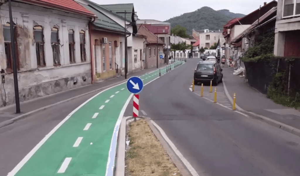 Amendă pentru Primăria Baia Mare din cauza unei piste de biciclete fără aviz