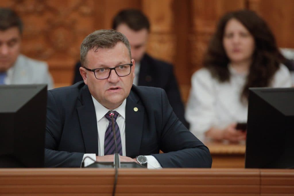 Marius Budăi contestă modul în care Guvernul Bolojan a redus deficitul bugetar
