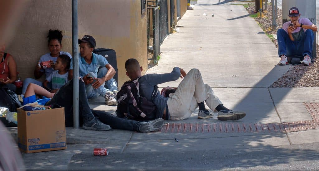 Curtea Supremă a SUA permite deportarea rapidă a imigranților în alte țări